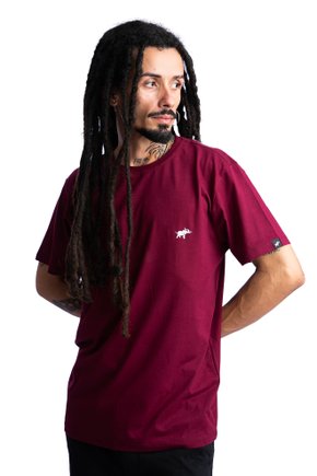 camiseta basica elefantinho cabernet 2